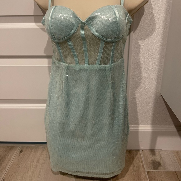 REVOLVE DRESS - Picture 2 of 6